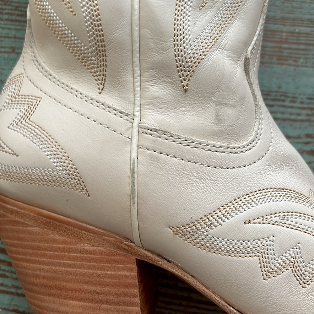 Ariat Women’s Casanova Blanco White Boots - Picture 6 of 9